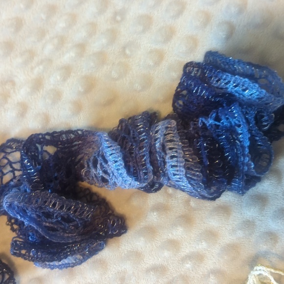 2 scarves one white and gold. One blue ๐ - Picture 3 of 4